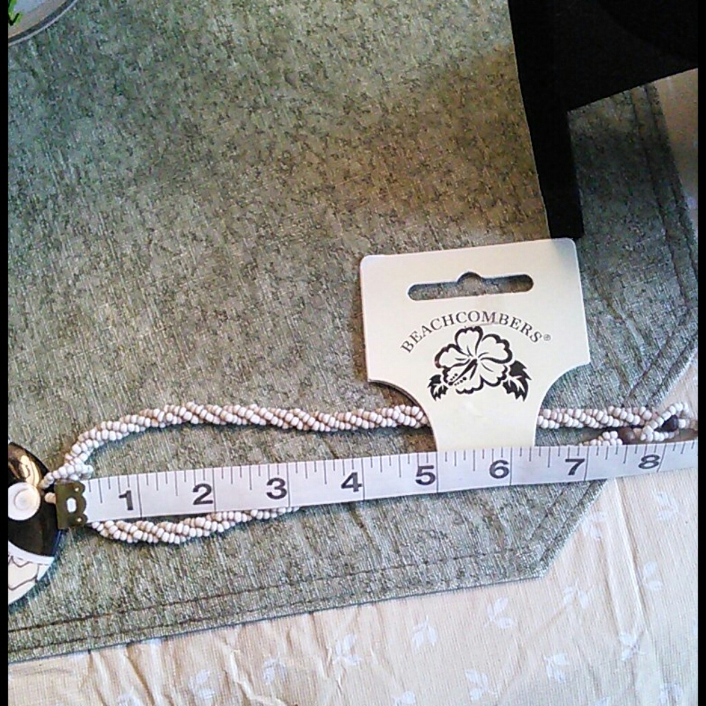 Beachcombers Shell Necklace - Picture 5 of 7